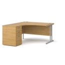 Maestro 25 left hand ergonomic desk 1400mm with silver cantilever frame and desk high pedestal - oak