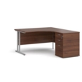Maestro 25 right hand ergonomic desk 1400mm with silver cantilever frame and desk high pedestal - walnut