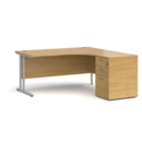 Maestro 25 right hand ergonomic desk 1600mm with silver cantilever frame and desk high pedestal - oak