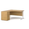 Maestro 25 left hand ergonomic desk 1400mm with white cantilever frame and desk high pedestal - oak