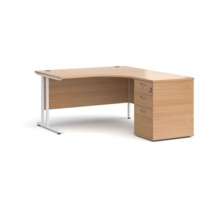 Maestro 25 right hand ergonomic desk 1400mm with white cantilever frame and desk high pedestal - beech