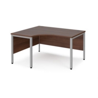 Maestro 25 left hand ergonomic desk 1400mm wide - silver bench leg frame and walnut top