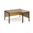 Maestro 25 right hand ergonomic desk 1400mm wide - black bench leg frame and oak top