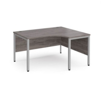 Maestro 25 right hand ergonomic desk 1400mm wide - silver bench leg frame and grey oak top