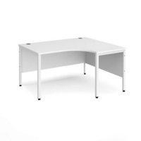 Maestro 25 right hand ergonomic desk 1400mm wide - white bench leg frame and white top