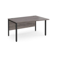 Maestro 25 right hand wave desk 1400mm wide - black bench leg frame and grey oak top