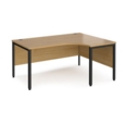 Maestro 25 right hand ergonomic desk 1600mm wide - black bench leg frame and oak top