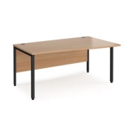 Maestro 25 right hand wave desk 1600mm wide - black bench leg frame and beech top