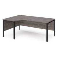 Maestro 25 left hand ergonomic desk 1800mm wide - black bench leg frame and grey oak top