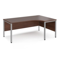 Maestro 25 right hand ergonomic desk 1800mm wide - silver bench leg frame and walnut top