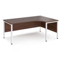 Maestro 25 right hand ergonomic desk 1800mm wide - white bench leg frame and walnut top
