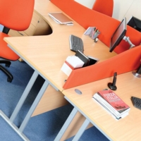 Maestro 25 right hand ergonomic desk 1400mm wide - silver cantilever leg frame and grey oak top