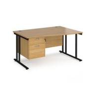 Maestro 25 right hand wave desk 1400mm wide with 2 drawer pedestal - black cantilever leg frame and oak top