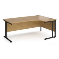 Maestro 25 right hand ergonomic desk 1800mm wide - black cantilever leg frame and oak top