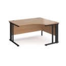 Maestro 25 right hand ergonomic desk 1400mm wide - black cable managed leg frame and beech top