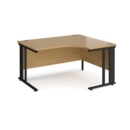 Maestro 25 right hand ergonomic desk 1400mm wide - black cable managed leg frame and oak top