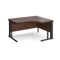 Maestro 25 right hand ergonomic desk 1400mm wide - black cable managed leg frame and walnut top