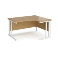 Maestro 25 right hand ergonomic desk 1400mm wide - white cable managed leg frame and oak top