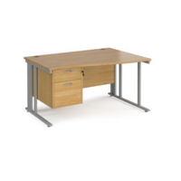 Maestro 25 right hand wave desk 1400mm wide with 2 drawer pedestal - silver cable managed leg frame and oak top