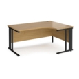 Maestro 25 right hand ergonomic desk 1600mm wide - black cable managed leg frame and oak top