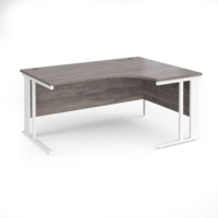 Maestro 25 right hand ergonomic desk 1600mm wide - white cable managed leg frame and grey oak top