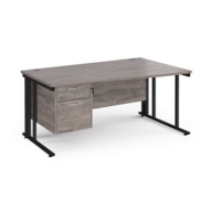 Maestro 25 right hand wave desk 1600mm wide with 2 drawer pedestal - black cable managed leg frame and grey oak top