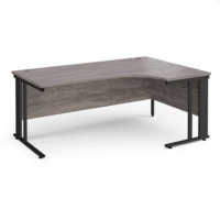 Maestro 25 right hand ergonomic desk 1800mm wide - black cable managed leg frame and grey oak top