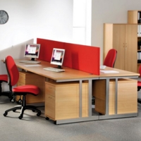 Momento left hand ergonomic desk 1400mm - silver cantilever frame and oak top