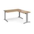TR10 desk 1400mm x 800mm with 800mm return desk - silver frame and oak top