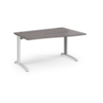 TR10 right hand wave desk 1400mm - white frame and grey oak top