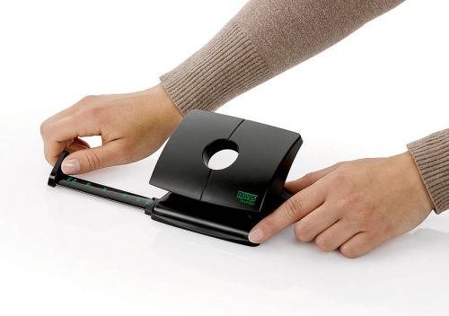 Novus renew B 216 2 Hole Punch Plastic 16 Sheet Black