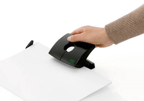 Novus renew B 216 2 Hole Punch Plastic 16 Sheet Black
